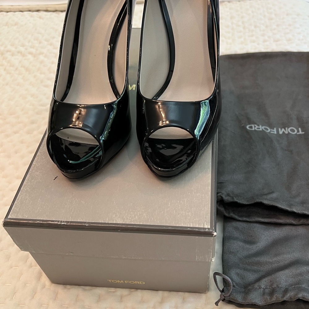 Tom Ford Glossy Black Peep Toe Heels size 10